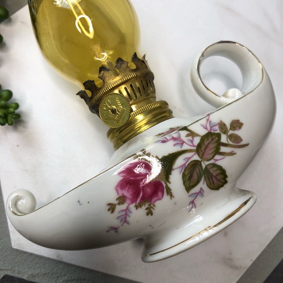 Vintage miniature porcelain genie oil lamp with moss rose pattern - Picture 3 of 8